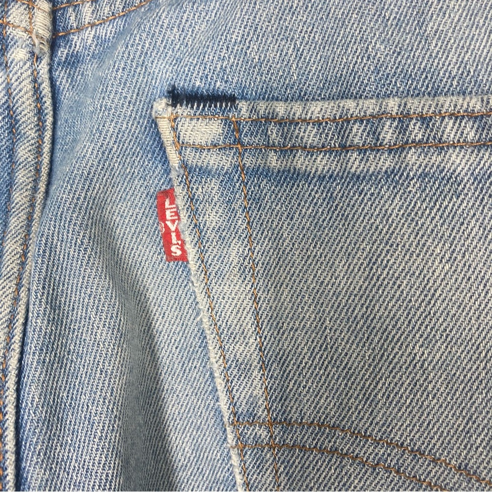 Levi's Premium 551 Z Mens Authentic Straight Leg Jeans 31x32 Medium Wash - Picture 11 of 15